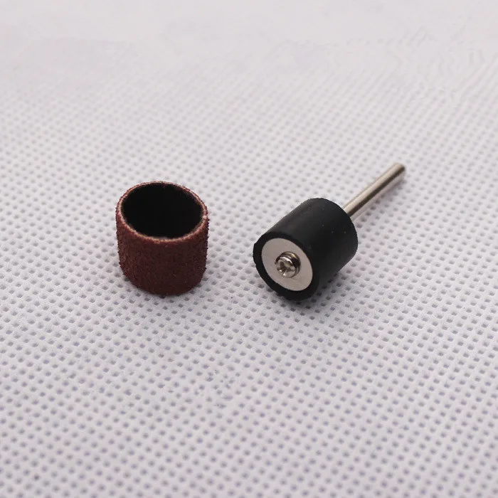 Набор из 10 штук: резиновое колесо, соединительная стержень, кольца из наждачной бумаги, шарнирная фиксация, абразивный инструмент, электрические принадлежности для шлифовки.