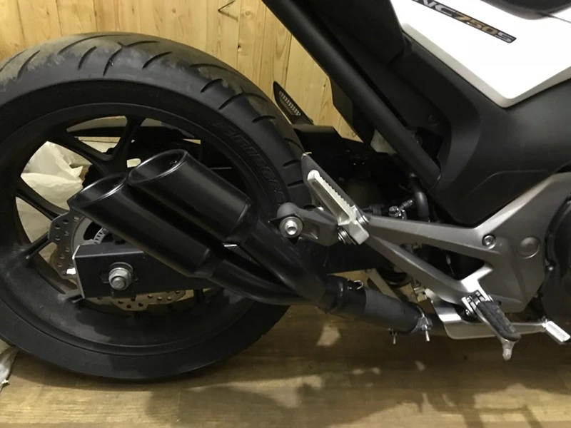 Универсальный выхлопной глушитель мотоцикла с двойной трубой диаметром 51 мм, с технологией DB Killer и лазерной гравировкой, подходит для моделей CB400, z250, NC700 и ktm duke 390.