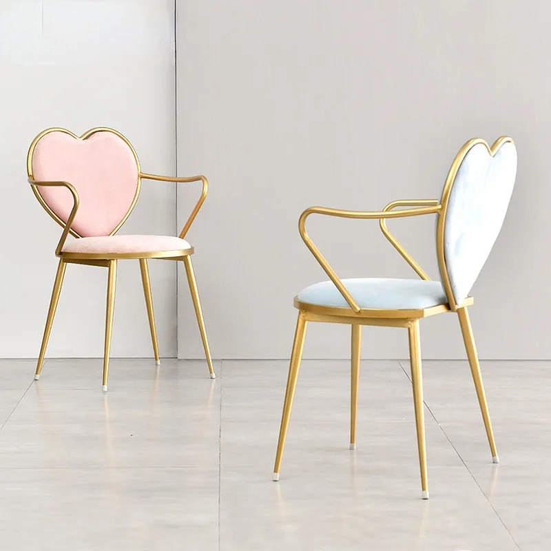 Silla de comedor creativa nórdica rosa, sillón de hierro forjado dorado en forma de corazón, silla de salón de café