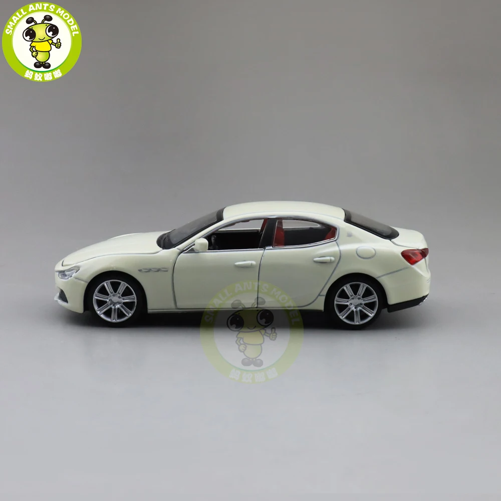 1/32 Maserati Ghibli литая под давлением Модель автомобиля игрушки для детей мальчиков и девочек Подарки звуковое освещение Вытяните назад - Цвет: White(only car)