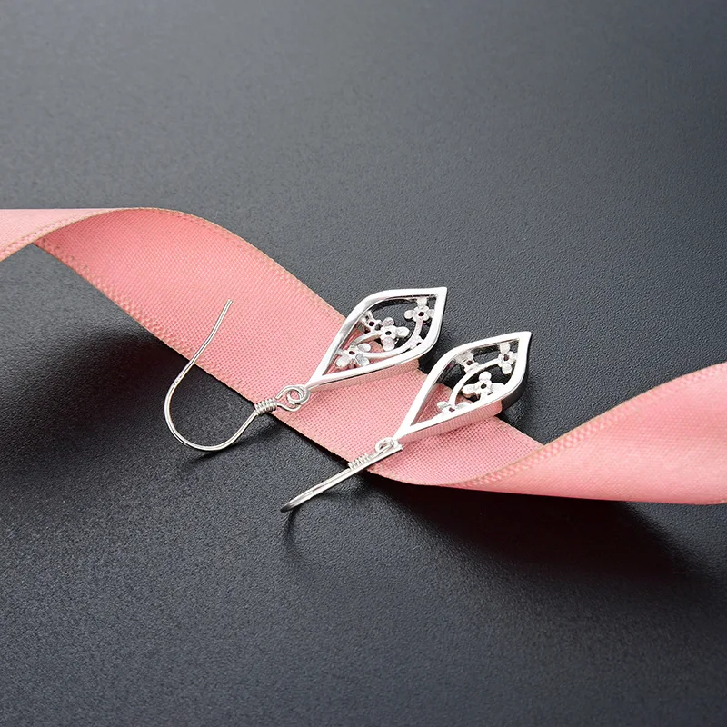

S925 Long Earrings Fashion Diamond Flower Earrings Female Earrings Silver Simple Temperament