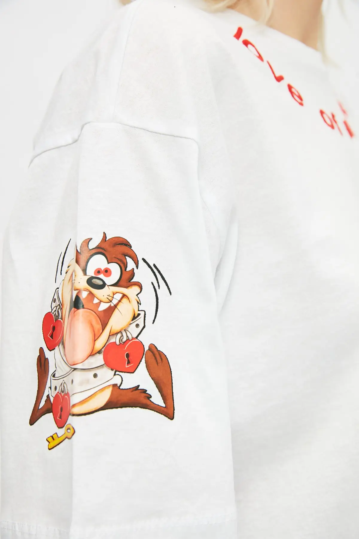 

Trendyol Looney Tunes Licensed Printed and Embroidered Loose Knitted T-Shirt TWOAW21TS0065