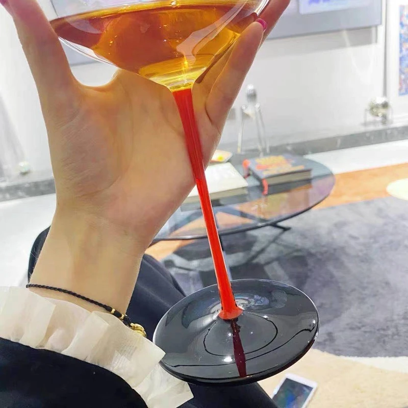 

Handmade Crystal Red Wine Goblet, A Large Luxury Wine Goblet with Red Stem and Black Bottom