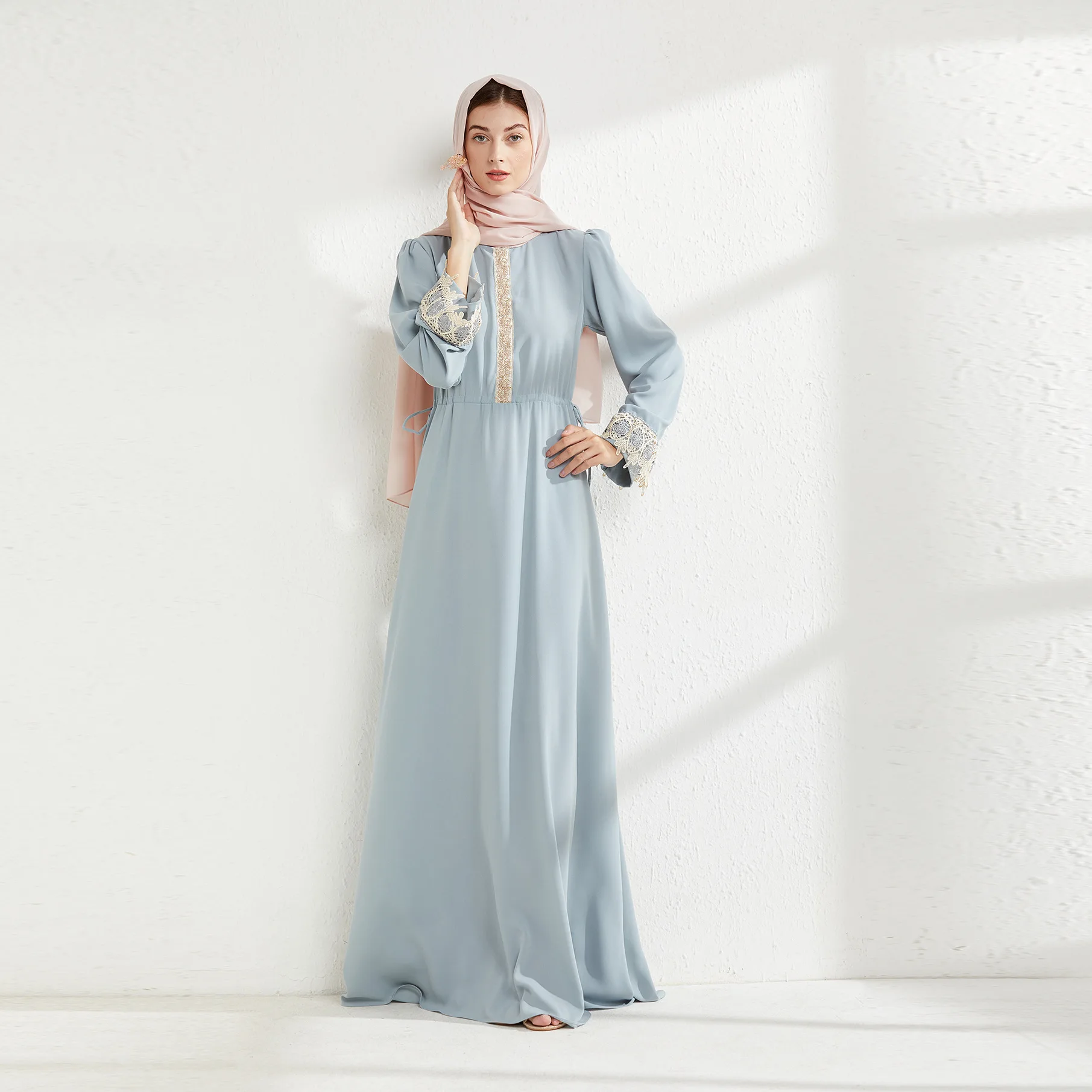 

Elegant Slim Middle Eastern Arab Hui Nationality Ramadan Girl Embroidered Muslim Chiffon Blue Long Dubai Islamic Dress