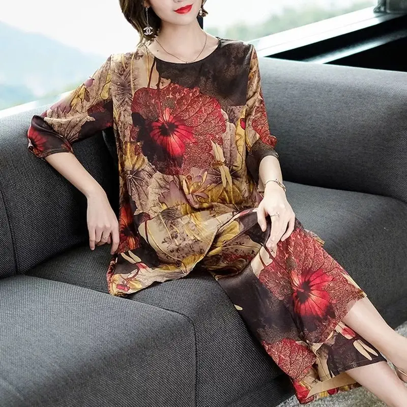 

2021 retro printed Outfits imitation ice silk large size slim mother suit foreign style wide-legged pants two-piece fashion