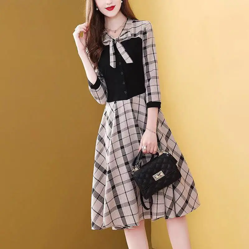 

Autumn 2020 new age-reducing western style plaid stitching retro dress women's waist slimming temperament popular skirt vestido