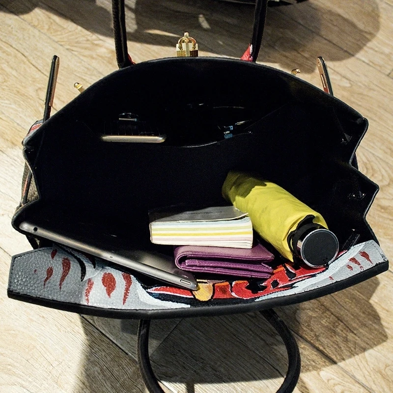 

Pu Leather Handbags Hand Painted Graffiti Skull Hardware Messenger Bags Women Leather Bags Casual Totes Y