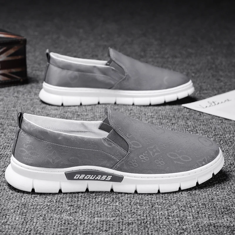 

New products are popular and trendy brand umbrella cloth lazy shoes comfortable. Wear-resistant 39-44,