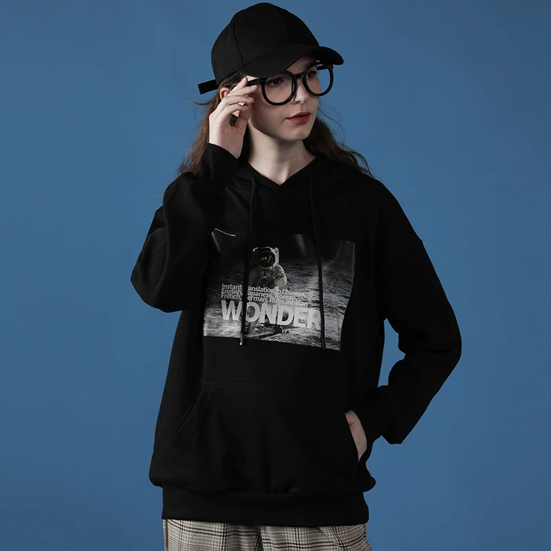 

Hoodies & Sweatshirts