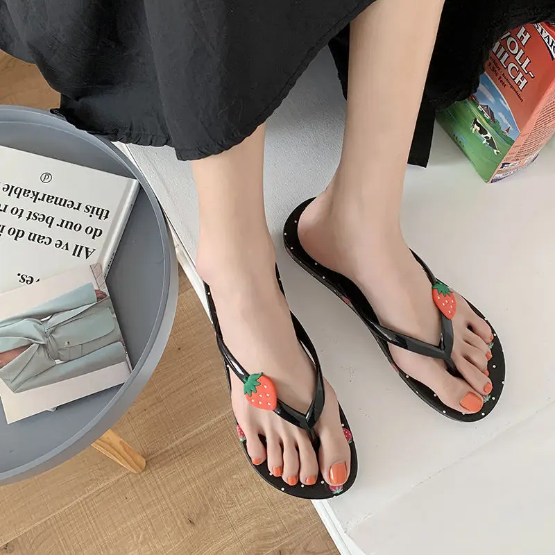 Slippers women's Korean version ins cartoon strawberry herringbone slippers anti slip soft bottom printing slippers women