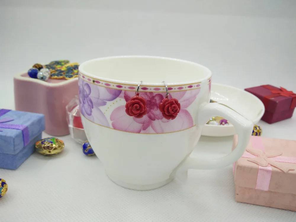 Новинка серьги из кораллового камня с красными розами и серебром 925 пробы j