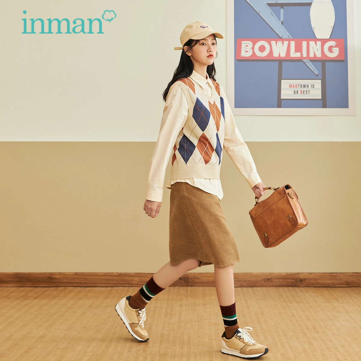 

INMAN Autumn Winter Women's Vest V-Neck Retro Literary Distressed Diamond Plaid Knitted Pullover Sleeveless Sweater