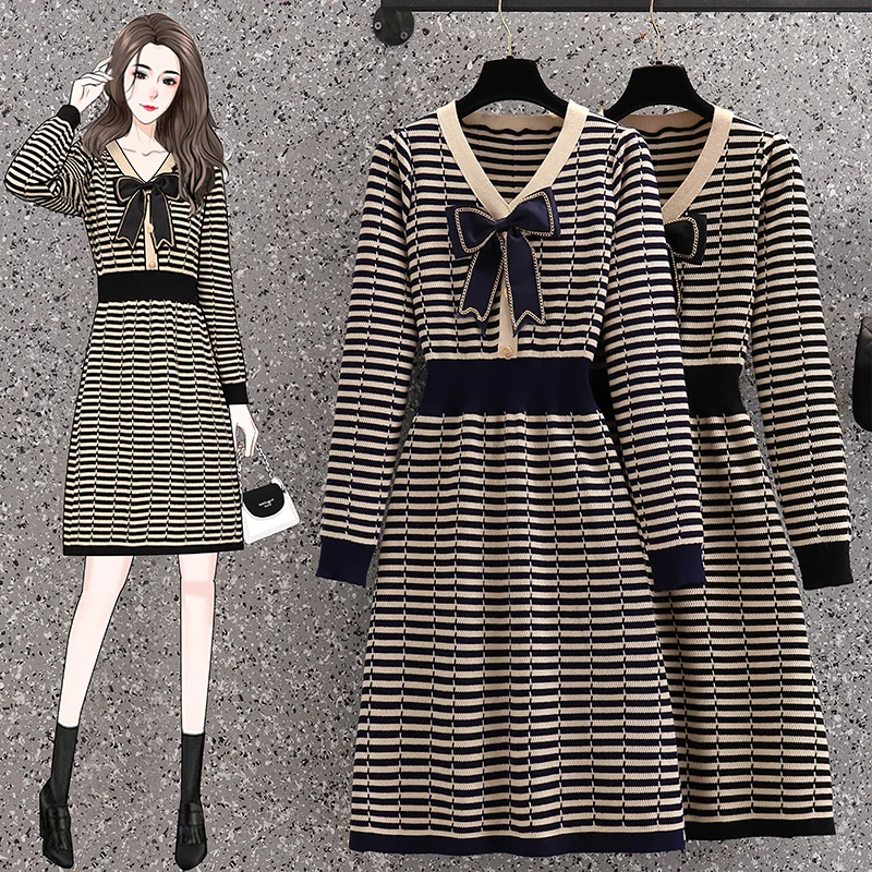 

Платье-Свитер женское трикотажное ТРАПЕЦИЕВИДНОЕ, в полоску