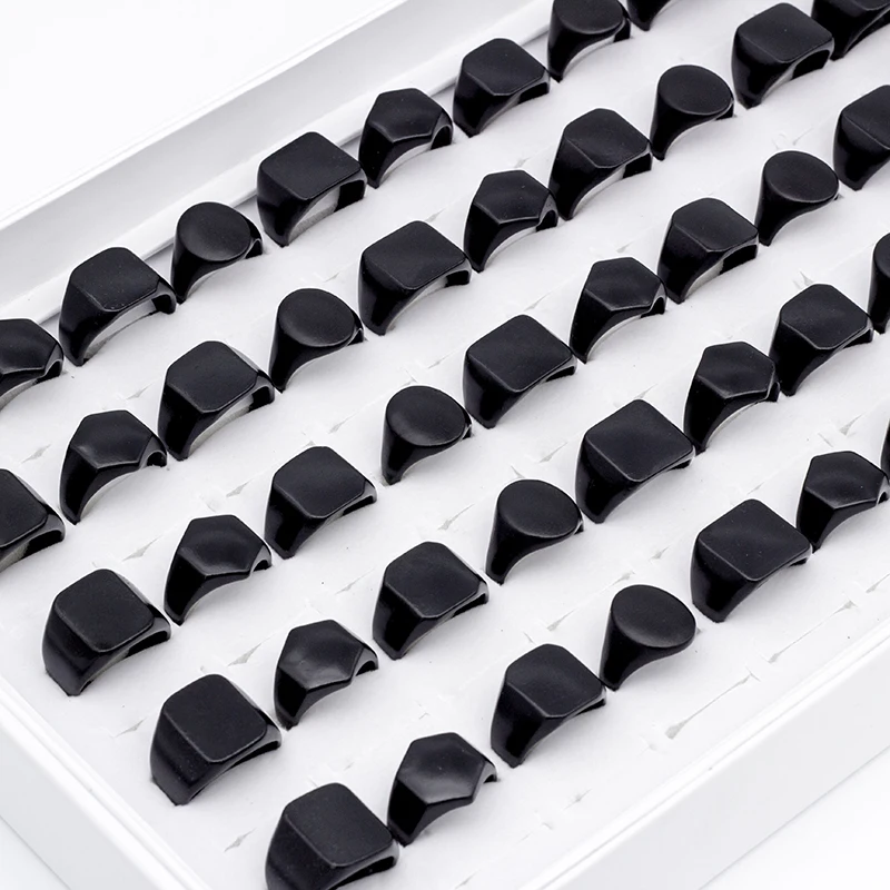 Men's Fashion 50pcs/lots Black Smooth Geometry Metal Ring For Women Jewelry Size 17mm to 21mm Mix Style