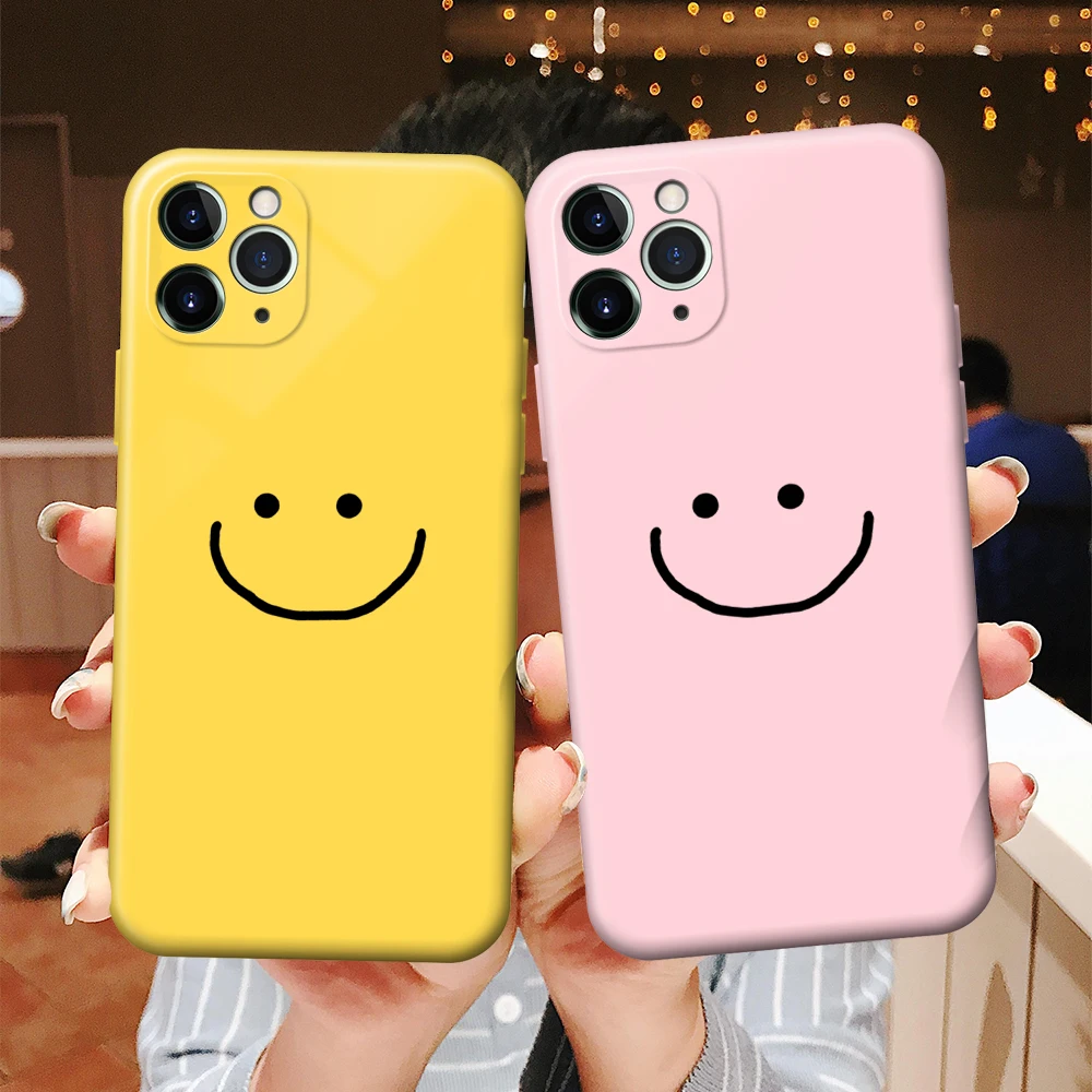 

Fashion Simple Smile Face Couple Case For iphone 11 13 Pro XS MAX XR X 7 6 12 8 Plus Black White Silicone Phone Cover Soft Bag