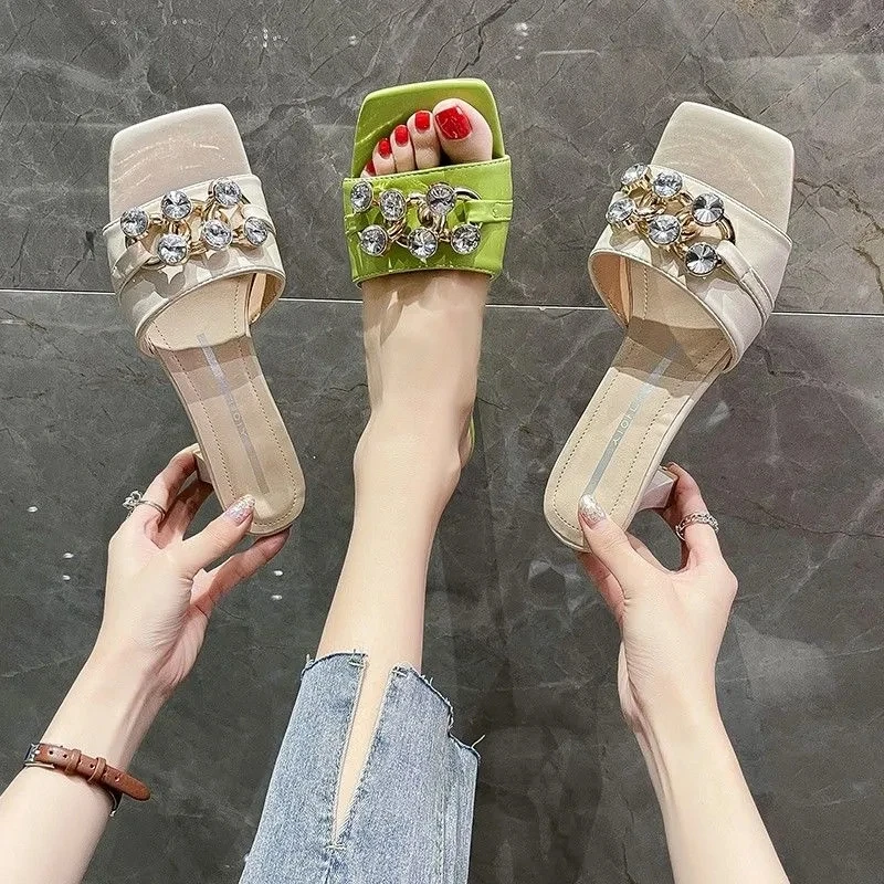 

Модные женские босоножки с открытым носком, украшенные кристаллами, слипоны с квадратной головкой, женские туфли на толстом каблуке, увелич...