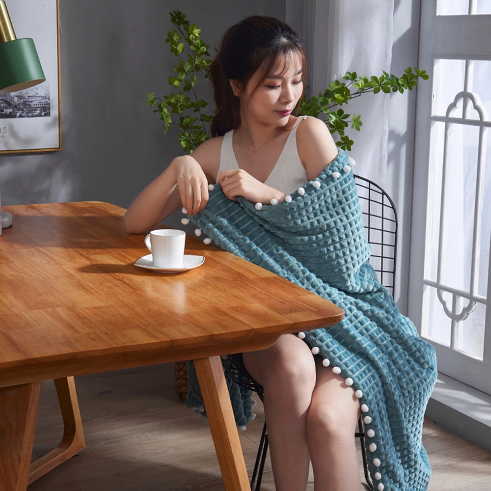 

Soft, Plush, Fluffy, Warm, Machine Washable Flannel Thicken Blanket for Bed Suitable ForTwin Size