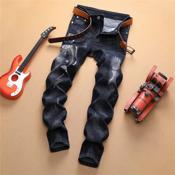 Мужские рваные джинсы с вышивкой в виде рыбьей кости и молнии модные Стрейчевые