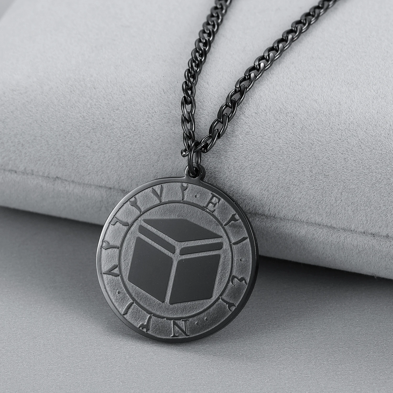 New Kaaba Coordinates Coin Necklace For Men Personalized Arabic English Letter Embossed Islam Pendants Stainless Stee Jewelry