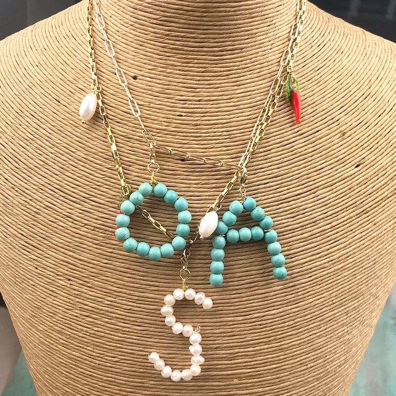 Цепочка с подвеской в виде букв алфавита золотого цвета простое модное