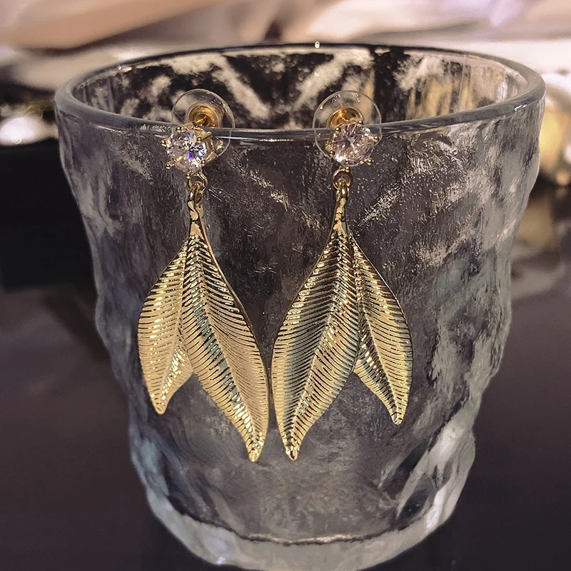 

Minar Street Style Gold Color Metallic Leaves Pendant Earrings for Women Girls Sparkly Rhinestone Dangle Earrings Accessories