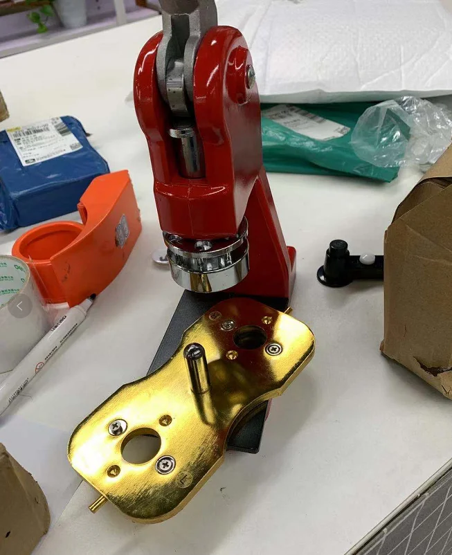 

Badge Maker Machine 1Set 50mm Button Maker Badge Punch Press Machine With 620 Pcs Cutter Button Making Machine Button Maker