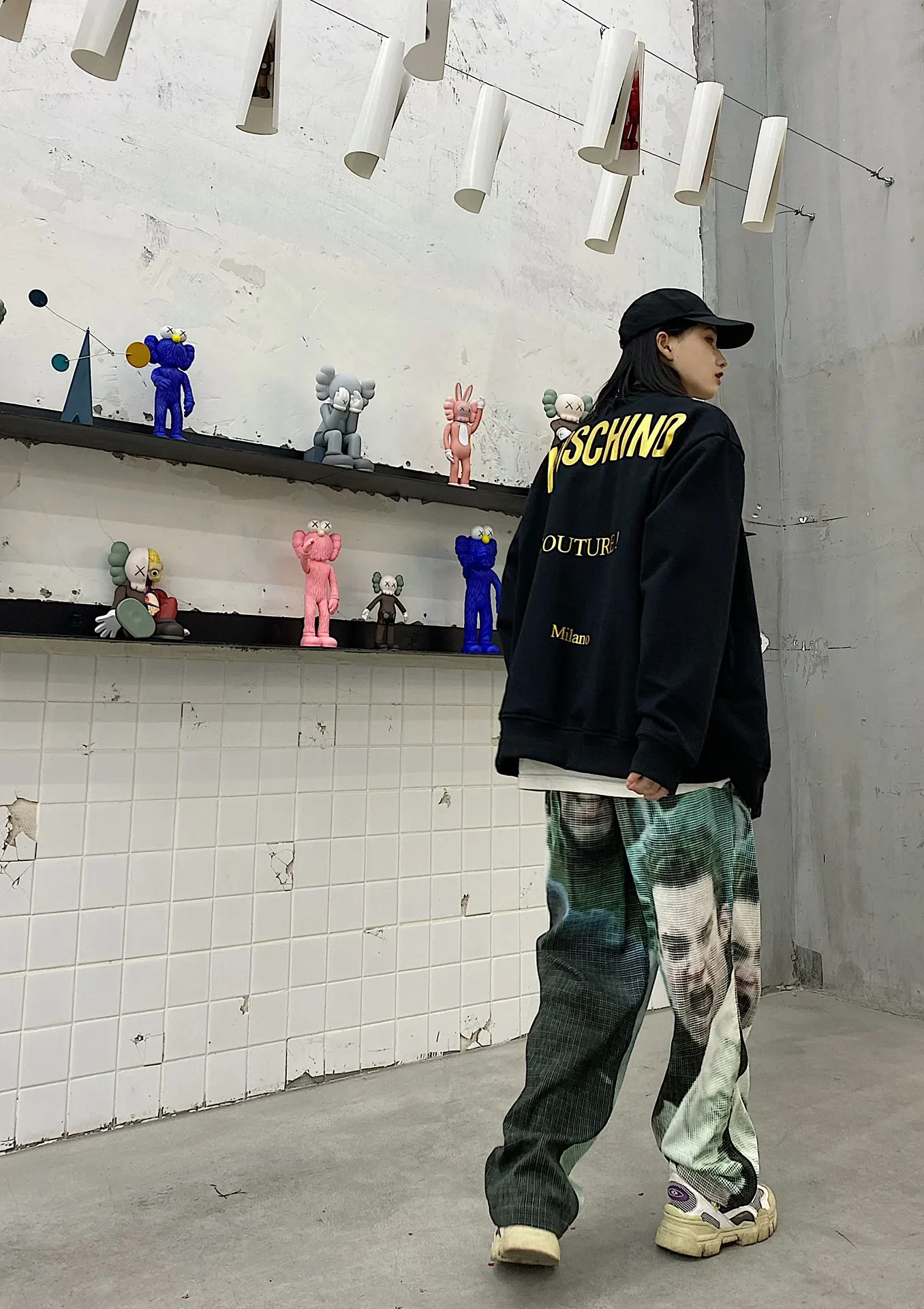 

MOSCHINO bear Terry zipper coat Classic elements are simple and versatile