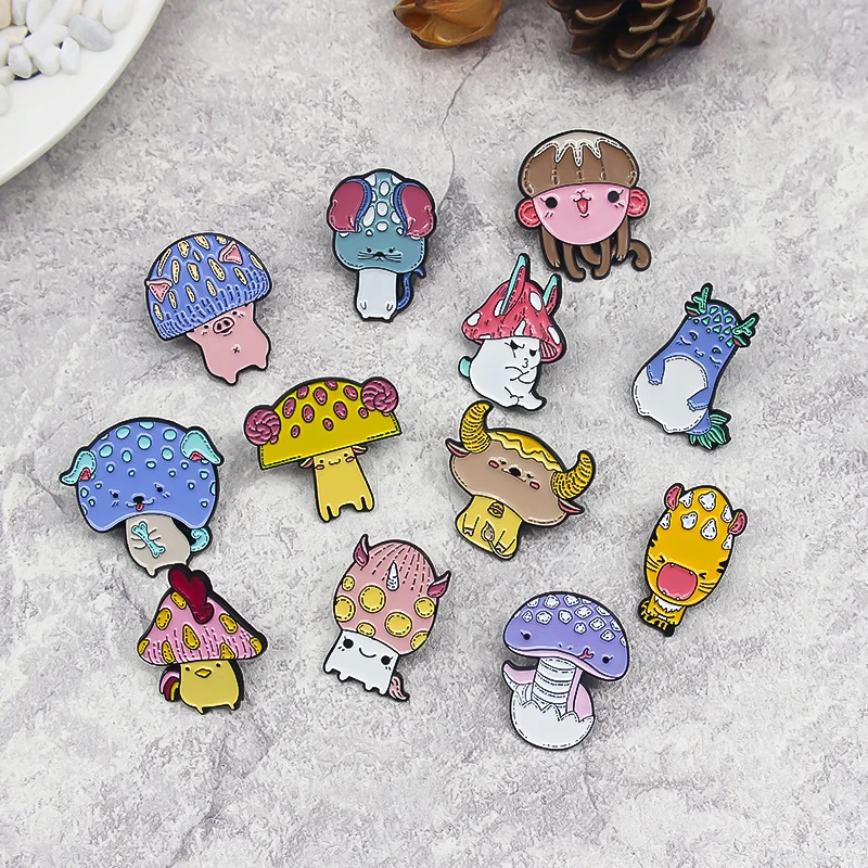 Эмалированная брошь с китайскими знаками Зодиака в виде гриба животного крысы