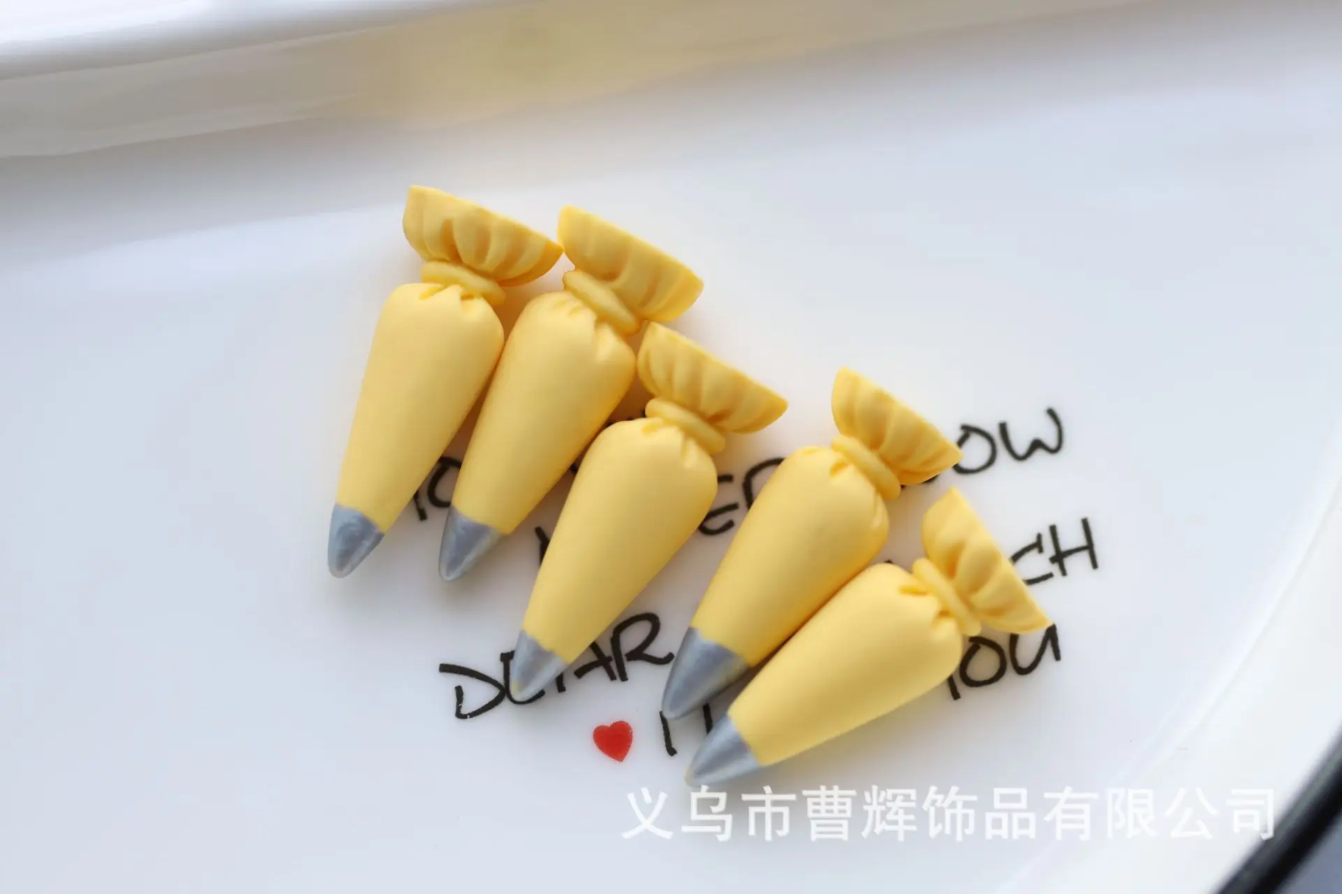 

100pcs/lot resin solid simulation Cake decorating mouth 31mm crafts DIY dollhouse christmas Jewelry Making Findings