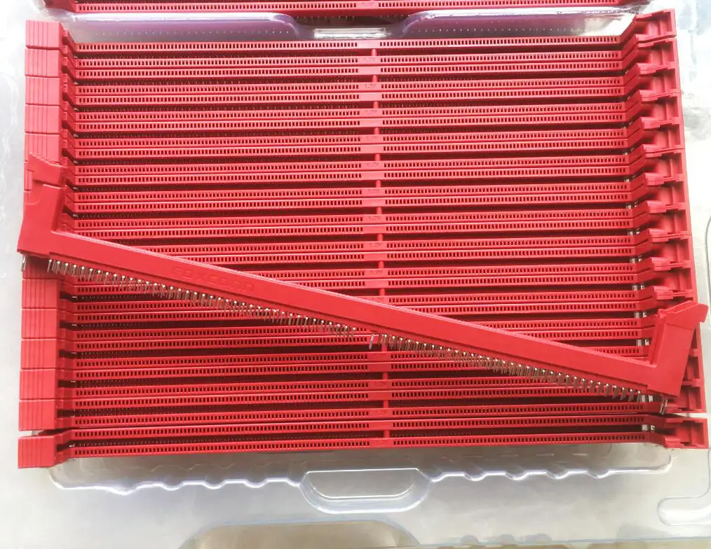 

For original foxconn desktop DDR4 288P 1.2 V memory slot connector is red