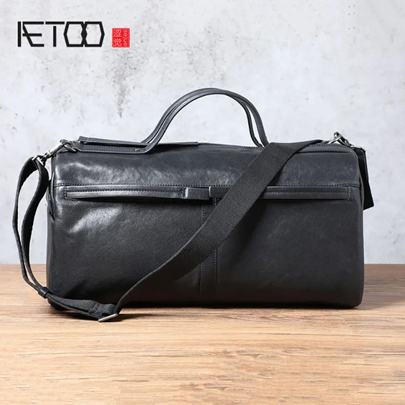 

AETOO Simple leather handbags, short-distance travel bags, men's first layer leather business casual shoulder bag