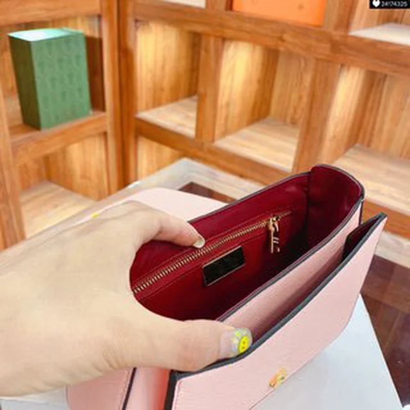 

Women's Handbags