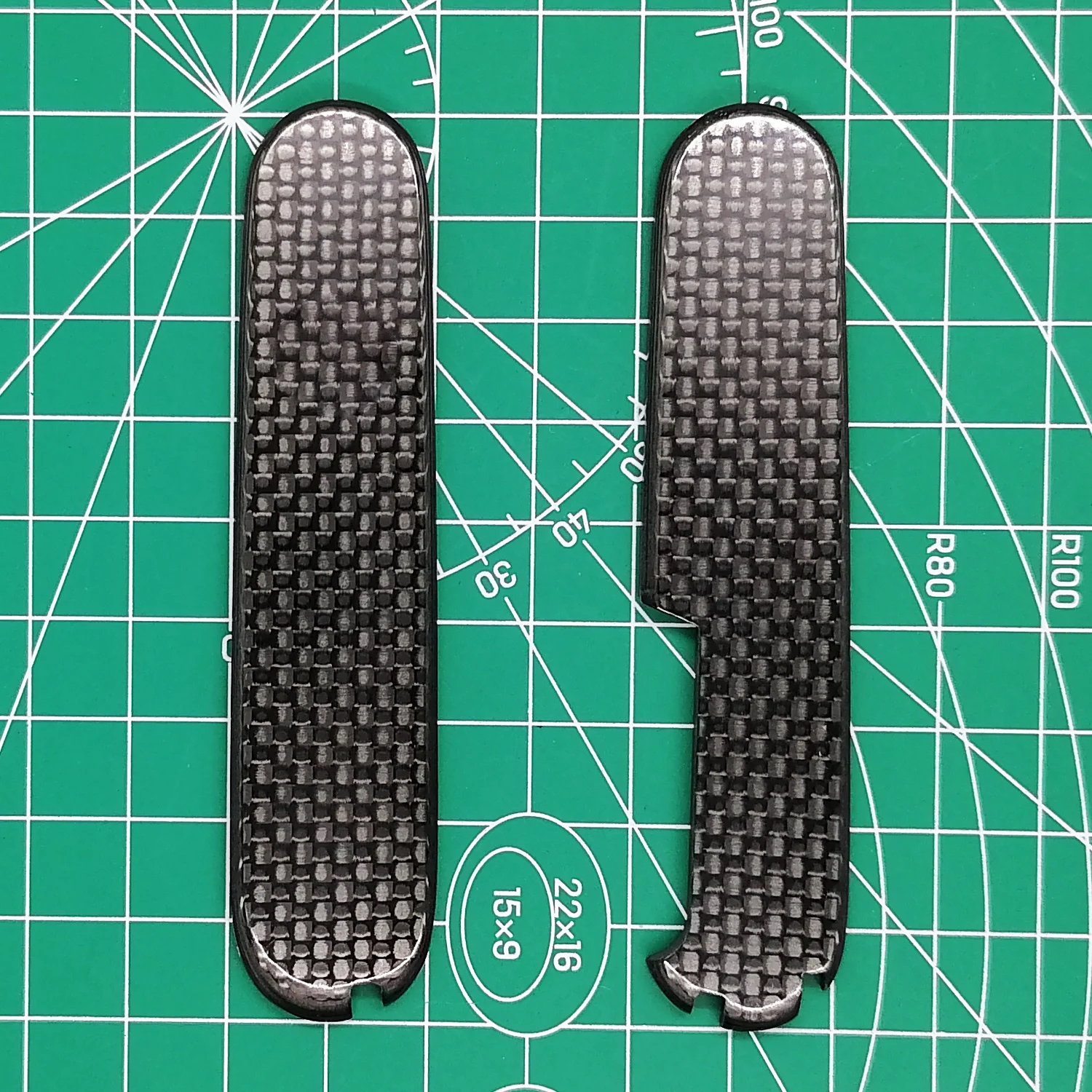 Изготовленный на заказ 3K полностью углеродное волокно сабельный нож ручка Весы 91