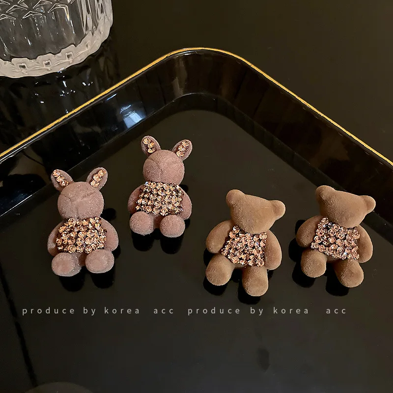 

Silver-studded Flocking Bear Rabbit Earrings Ins Wind Simple Small Fresh Earrings Autumn and Winter Fashion Personalized