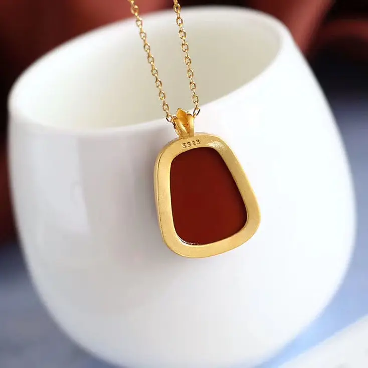 

Natural South Red Agate Lucky Pendant Pendant S925 Silver Frosted Inlaid High Quality Full Color Full of Meat South Red Pendan