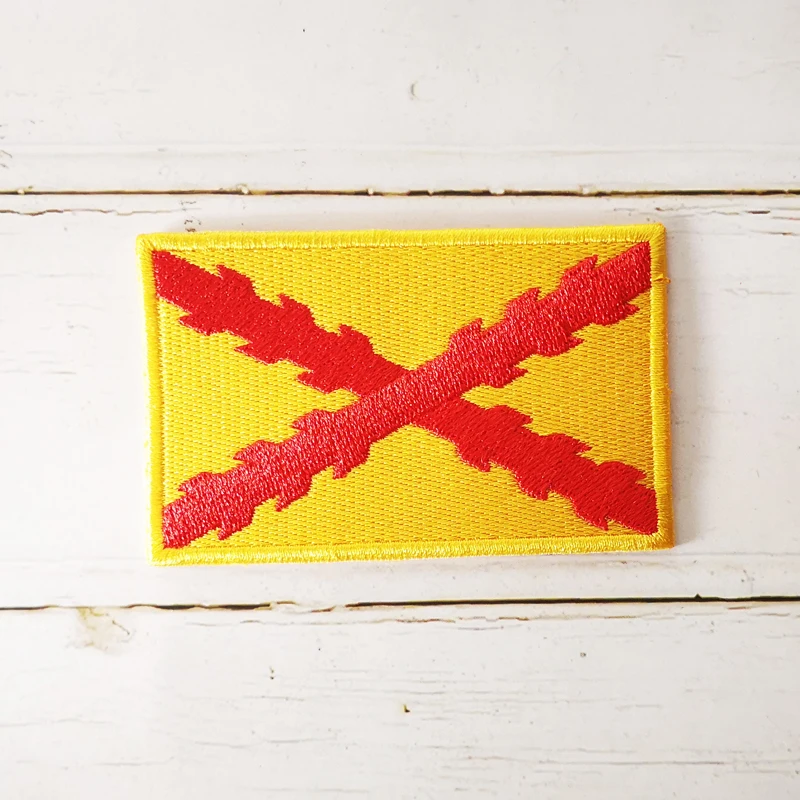 Нашивка с вышивкой Крест бордового флага Испании 100% шт. 8 х5 см | Дом и сад