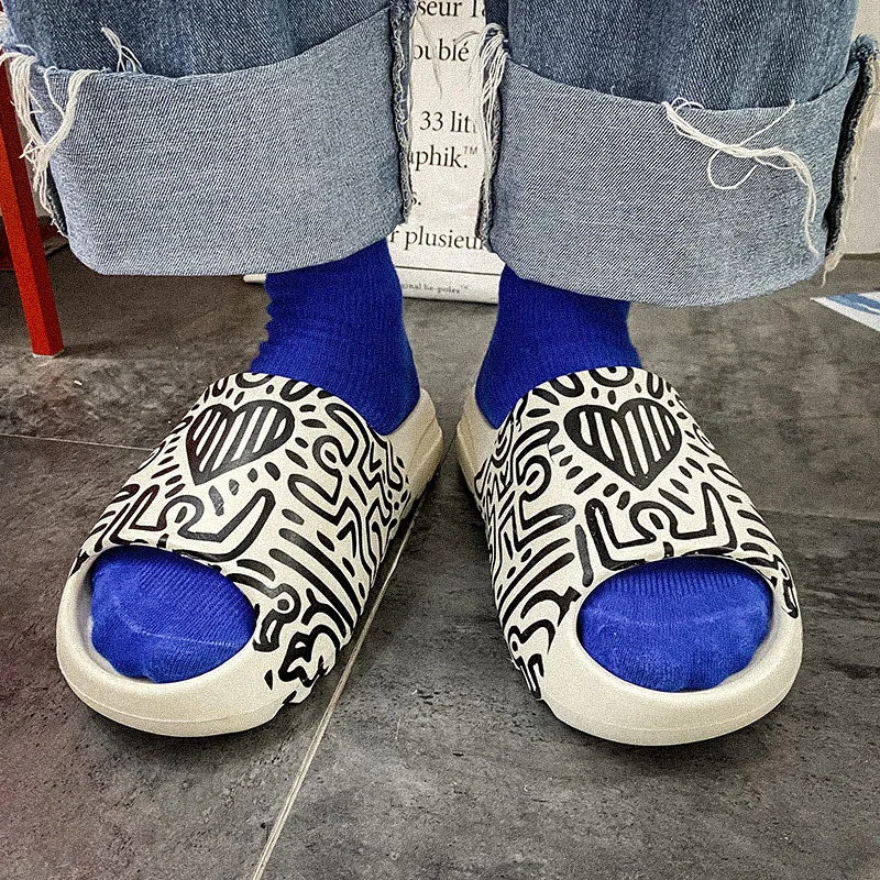 

Summer New Style Slippers Fashion Youth Personalized & Creative Graffiti Sandals Big Talker Slippers Sandals Bathroom Slippers