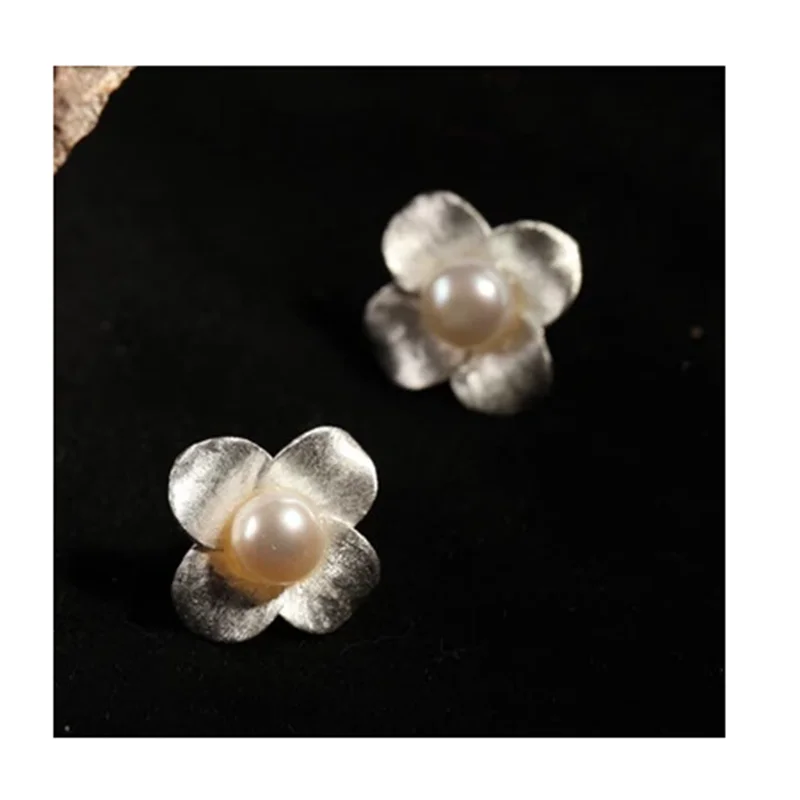 

Temperament Flower Pearl Stud Earrings Women Elegant Wedding Jewelry wholesale
