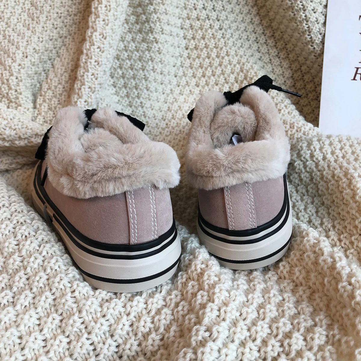 Однотонные черные зимние сапоги женская зимняя теплая обувь на меху модные