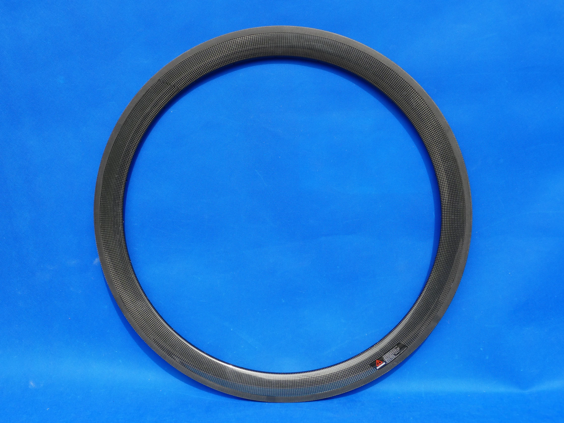 В комплект входит 1 пара ободов полностью карбоновые колеса для дорожного