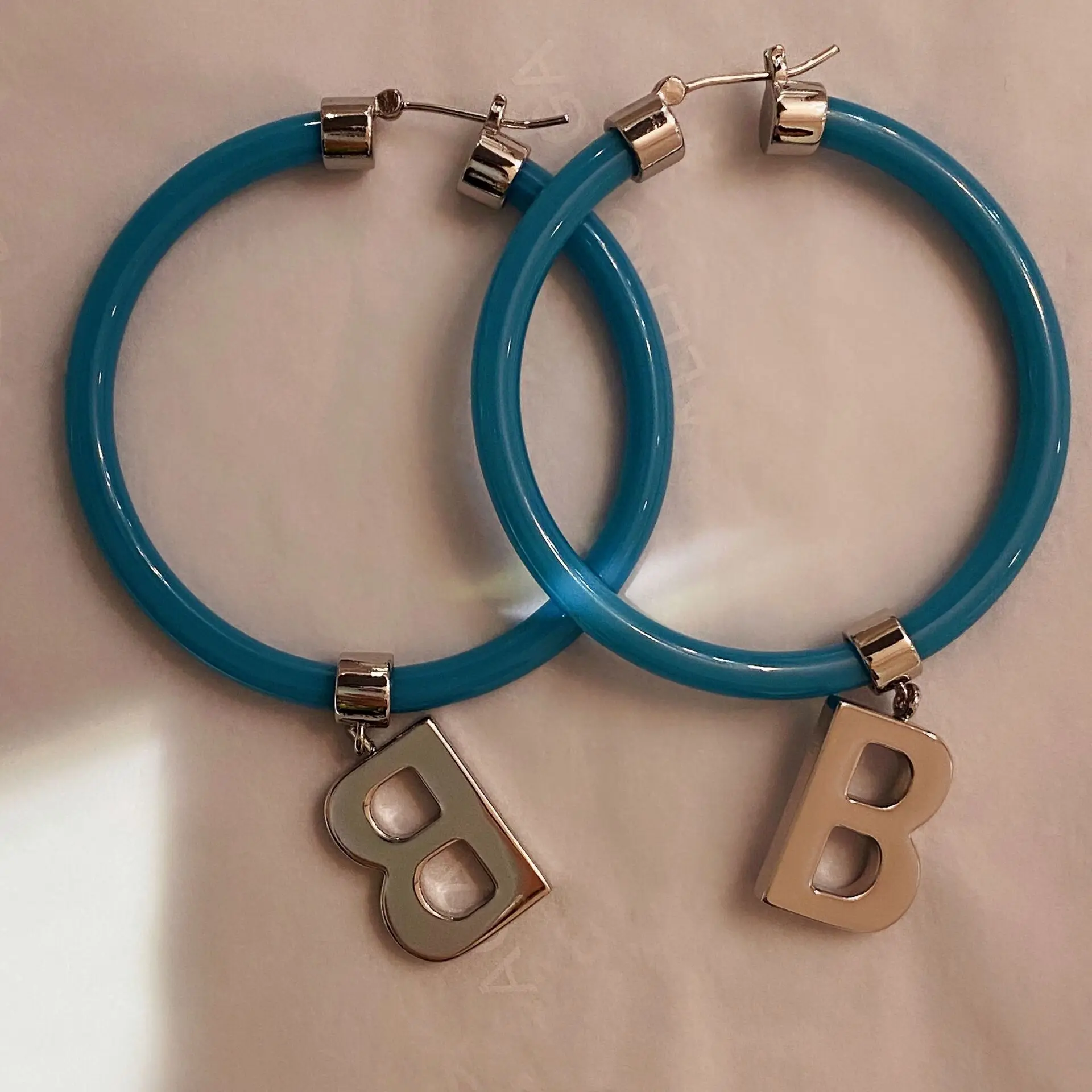 

New Japanese and Korean fashion letters with big ear rings in autumn 2020