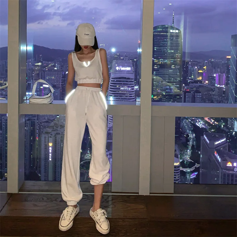 Женский спортивный костюм Freesize однотонный белый с бюстгальтером и светящимися