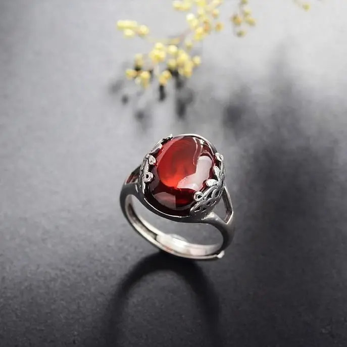 

Concubine 925 Silver Ring Vintage Thai Silver Open-End Chalcedony Dabao Red Garnet Personality Fashion Wizard
