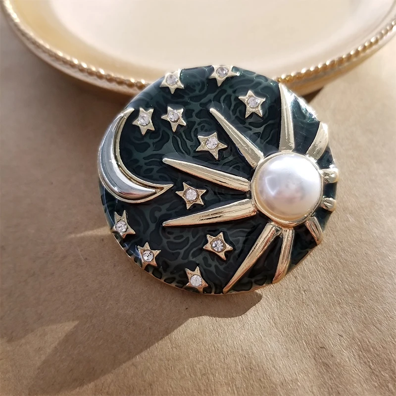 

Round Brooches for Women Star Moon Sun Rhinestone Pearl Badge Wedding Jewelry Bijouterie Corsage Dress Coat Accessories 2021 NEW
