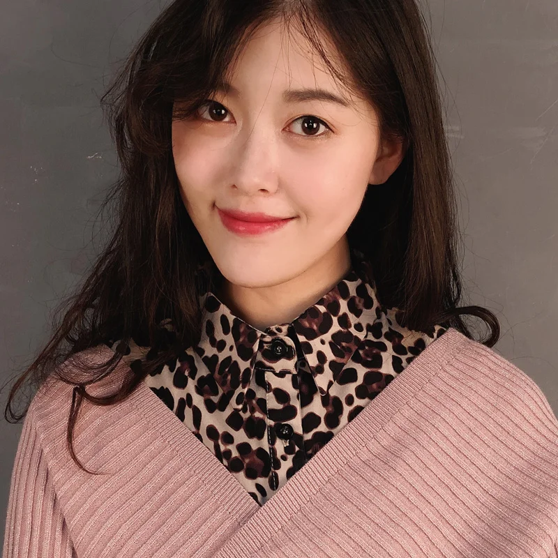 Женская блузка с отложным воротником воротник-обманка из шифона леопардовым