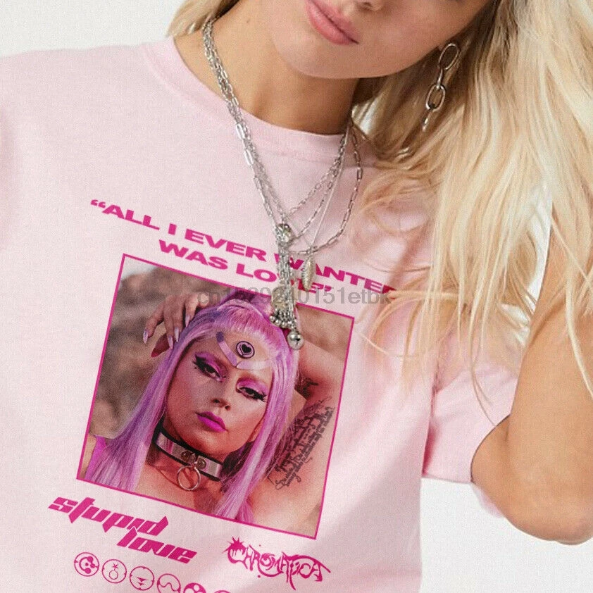 Женская футболка с надписью Love Tour |