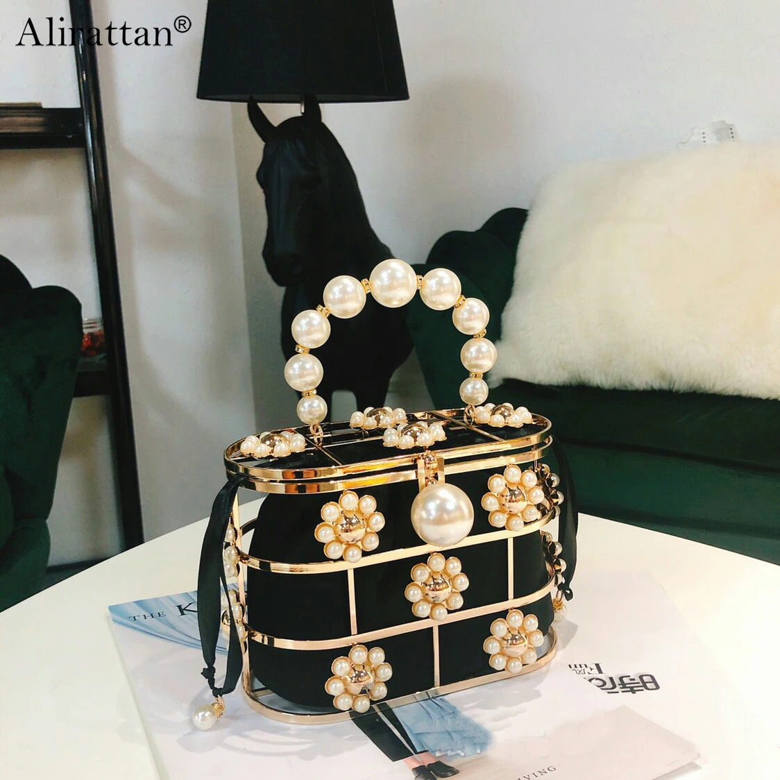 

Luxury Small Metal Cage handbag Bags For Women 2021 New Fashion Brand Ladies Pearl Flowers Handbag Dress Dinner Bag