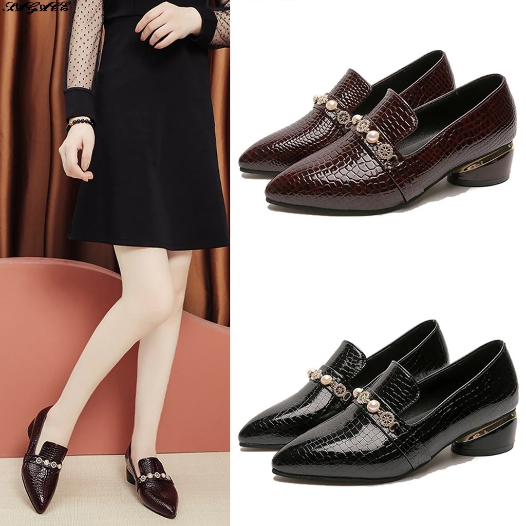 

Women Crocodile Pattern Block-Heel Pearl Pointed Toe Shoes Elegant Ladies Autumn Small Leather Shoe Low Round Heel Shoes