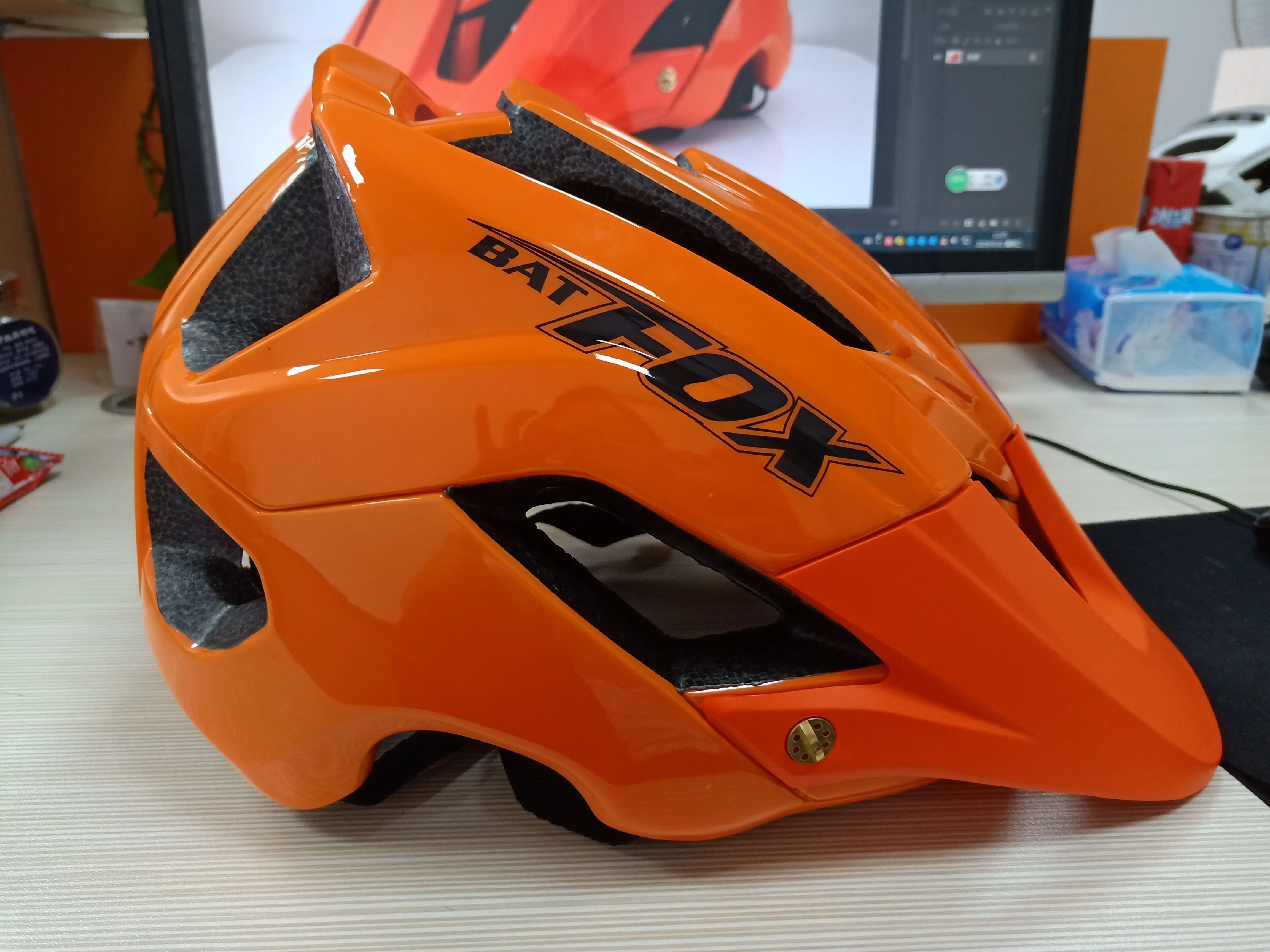 KINGBIKE, хит, велосипедный шлем для мужчин и женщин, для спорта на открытом воздухе, шлем для горного велосипеда, шлем для шоссейного велосипеда, велосипедные шлемы, матовая Черная кепка, casco bicicleta