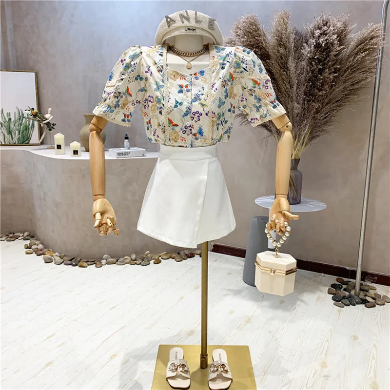 

Niche Design New Women's Clothing Fashion Floral Slim Design Square Neck Puff Short Sleeve Shirt Retro Lace Short Sleeve Top